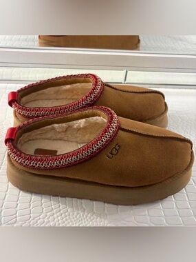 UGG Chestnut Brown Slip-On Slippers with Red Trim